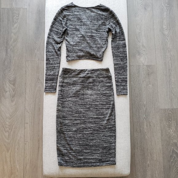 Dynamite Matching Knit Set - V-Neck Crop Longsleeve & Midi Skirt - Picture 3 of 6